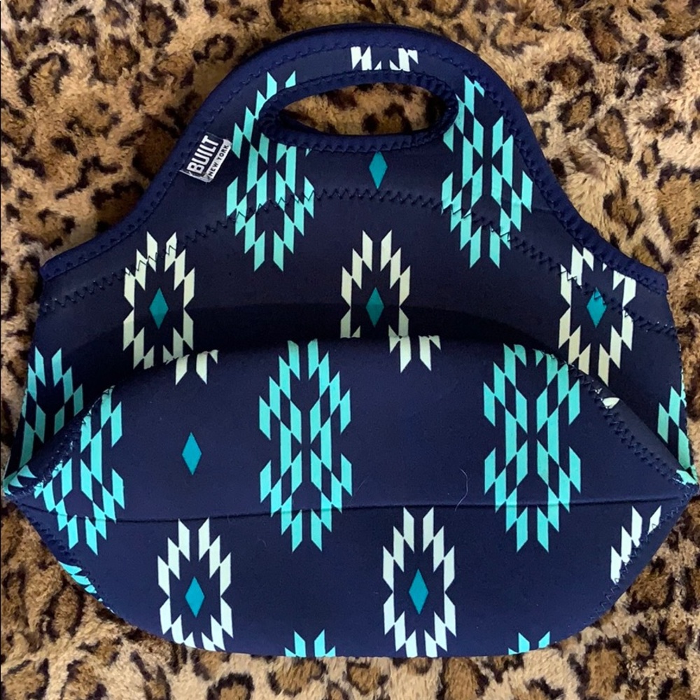SALE❤️BUILT Neoprene Lunch Sack!